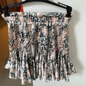 Selfie Leslie ruffled skirt